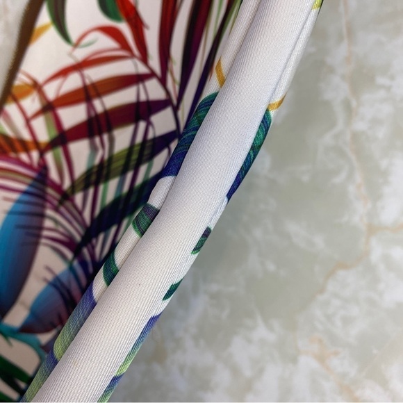 ESR Multi Coloured Leaf Print Laptop Sleeve Case - Picture 6 of 8